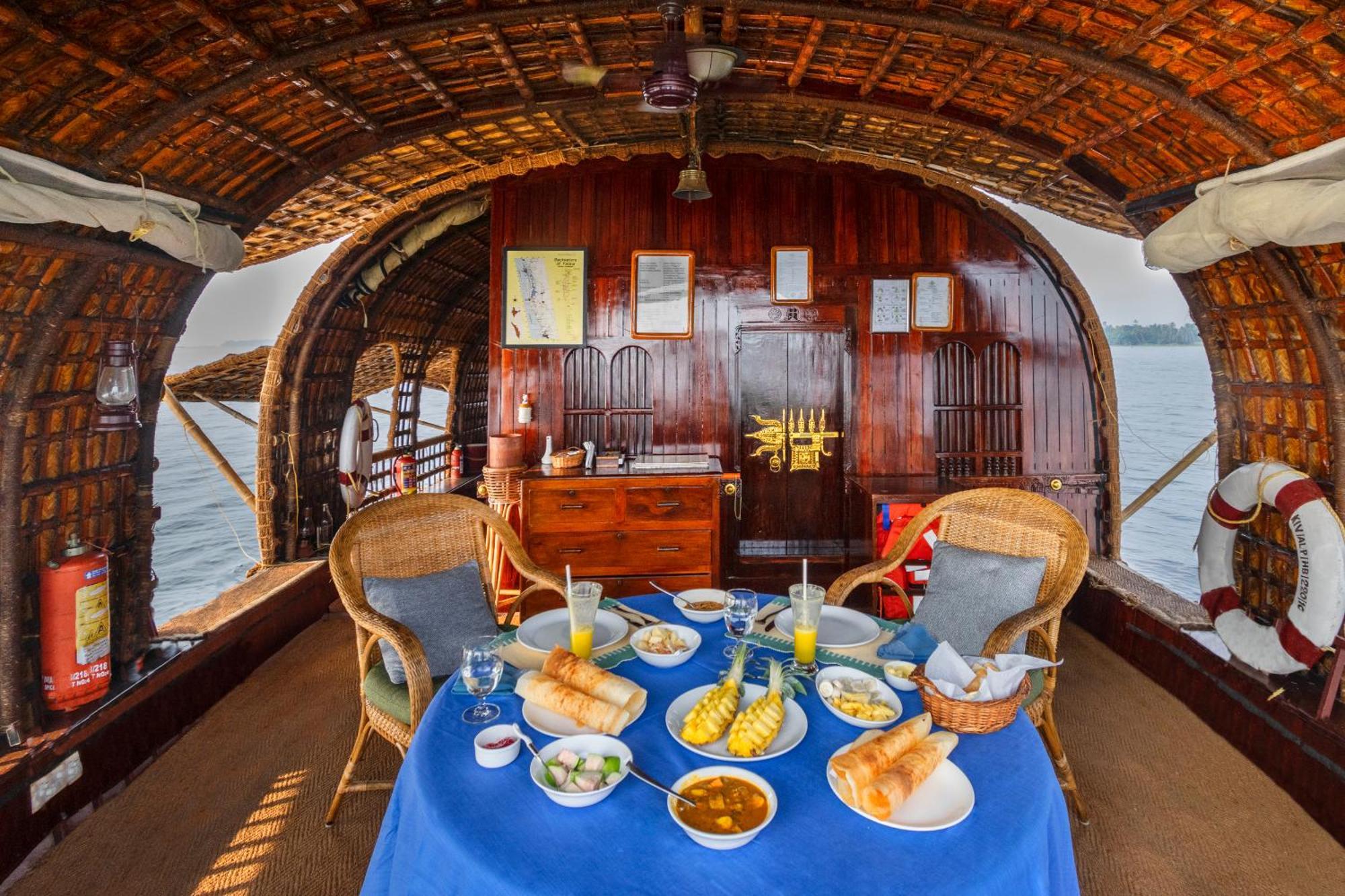 Hotel Spice Coast Cruises - Houseboat, A Cgh Earth Experience Alappuzha Exteriér fotografie