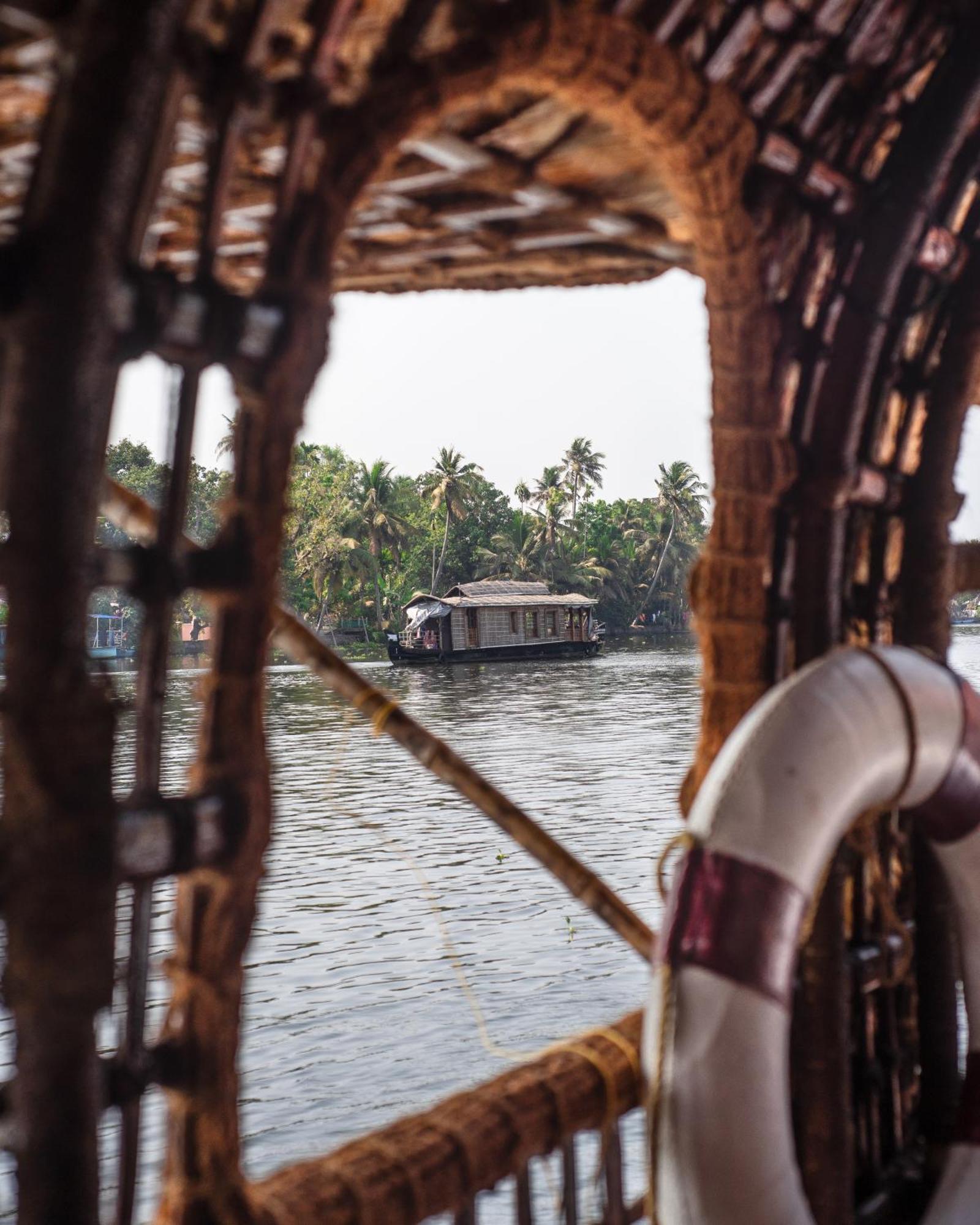 Hotel Spice Coast Cruises - Houseboat, A Cgh Earth Experience Alappuzha Exteriér fotografie