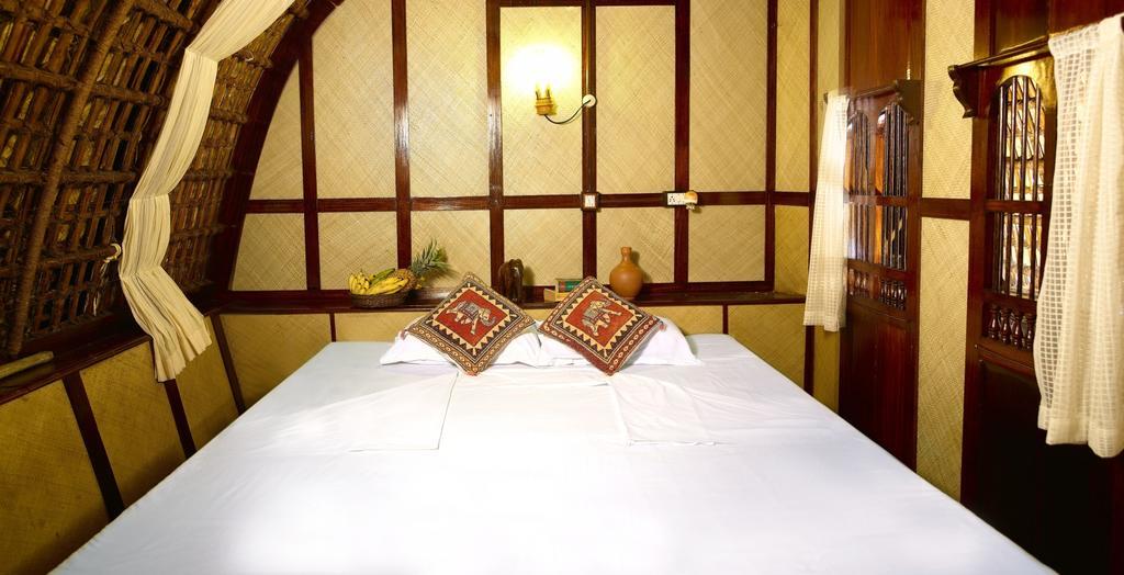 Hotel Spice Coast Cruises - Houseboat, A Cgh Earth Experience Alappuzha Exteriér fotografie