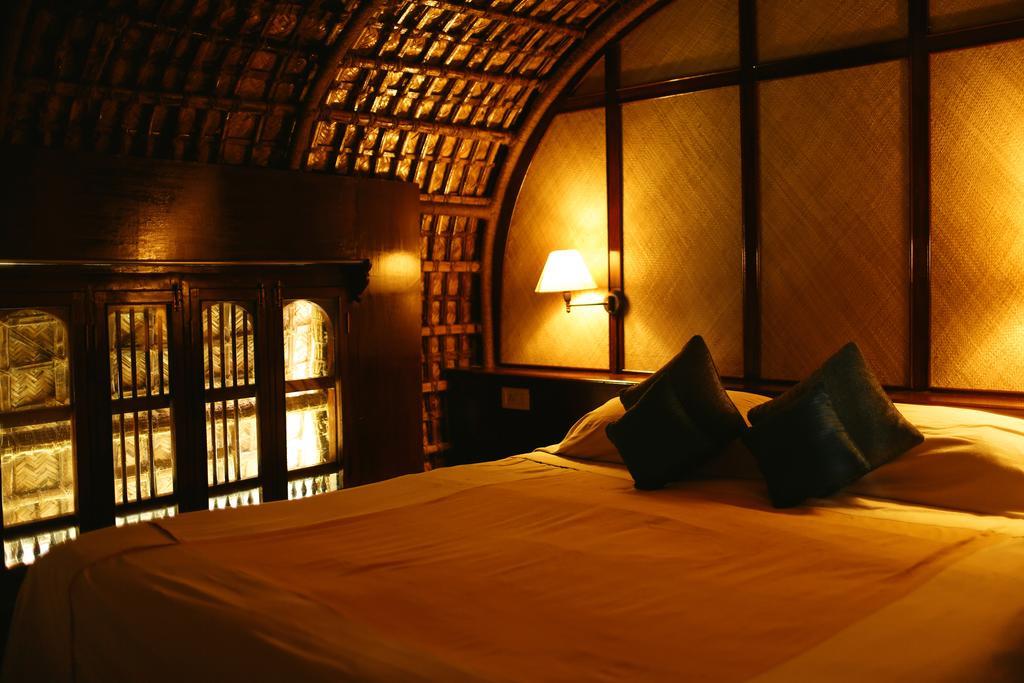 Hotel Spice Coast Cruises - Houseboat, A Cgh Earth Experience Alappuzha Exteriér fotografie