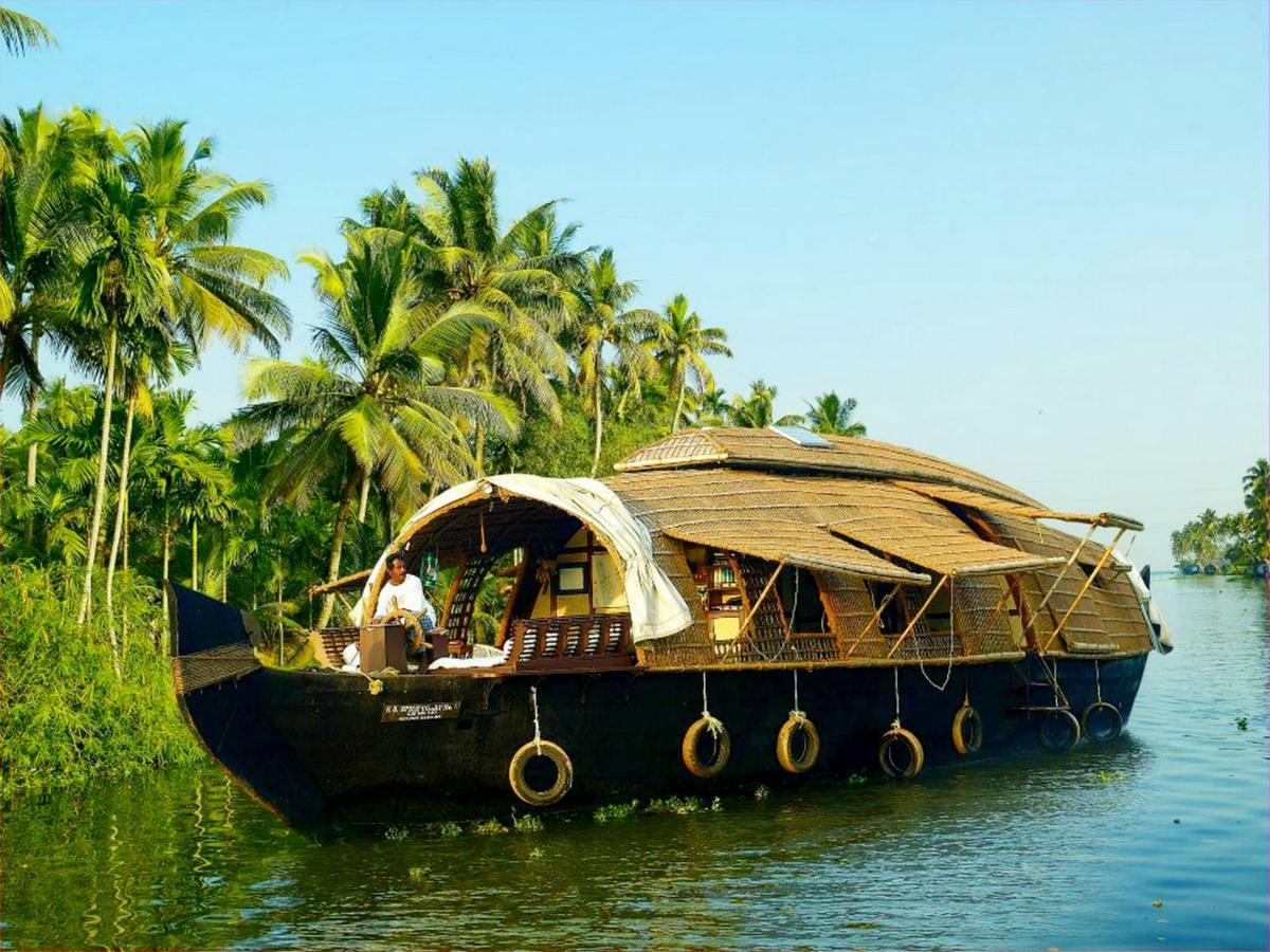 Hotel Spice Coast Cruises - Houseboat, A Cgh Earth Experience Alappuzha Exteriér fotografie