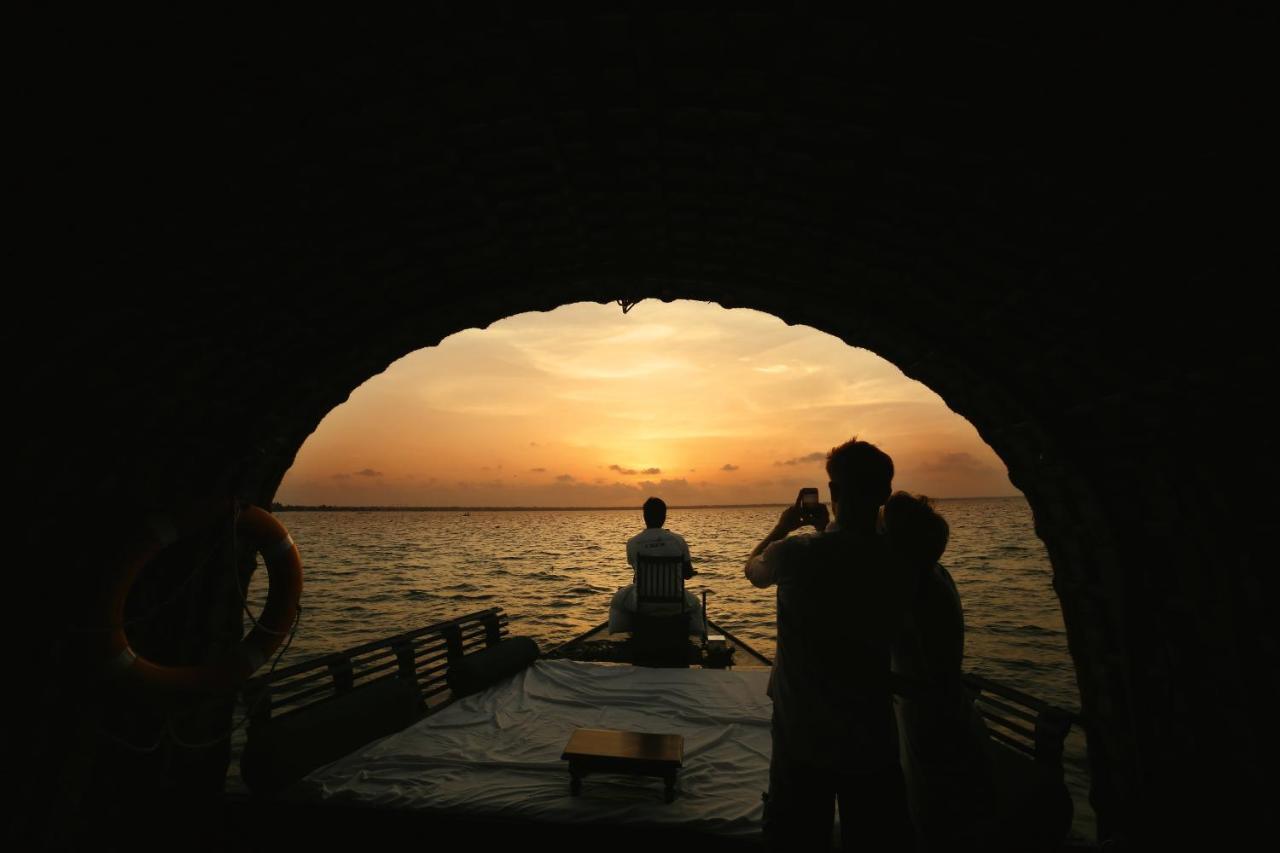 Hotel Spice Coast Cruises - Houseboat, A Cgh Earth Experience Alappuzha Exteriér fotografie